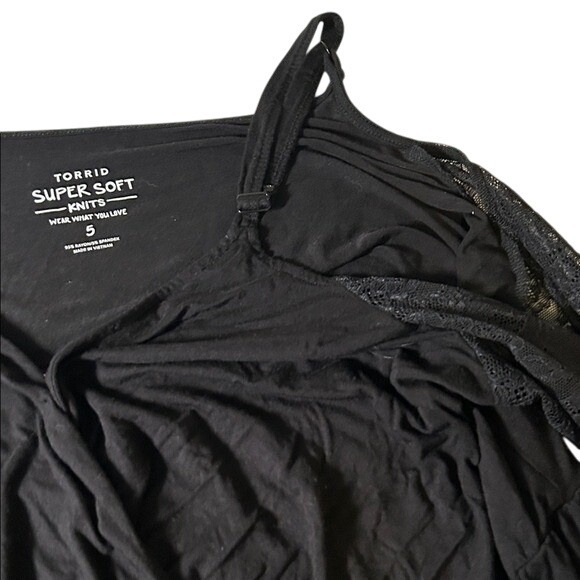 Torrid Super Soft Black Blouse Size 5 Cold Shoulder Lace Bell Sleeve Top - Picture 1 of 8
